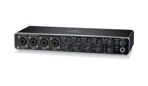 Behringer UMC404HD
