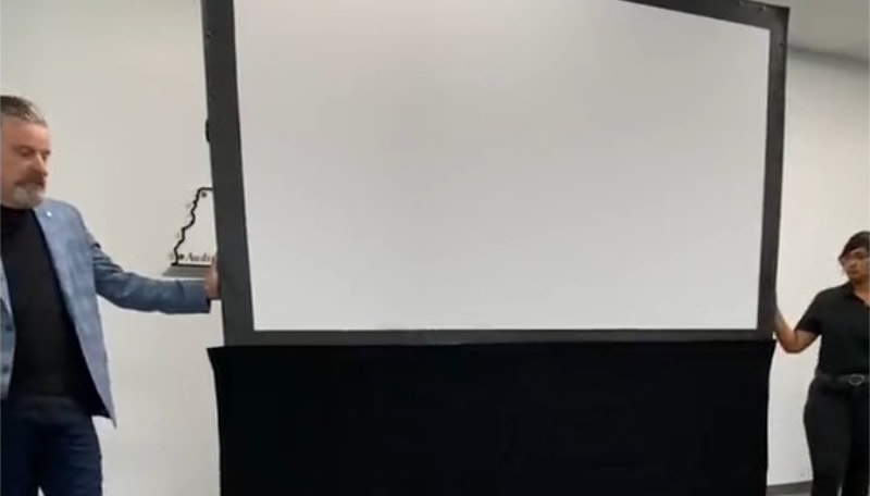 Seamless Setup The AV Stumpfl Monolyte Screens